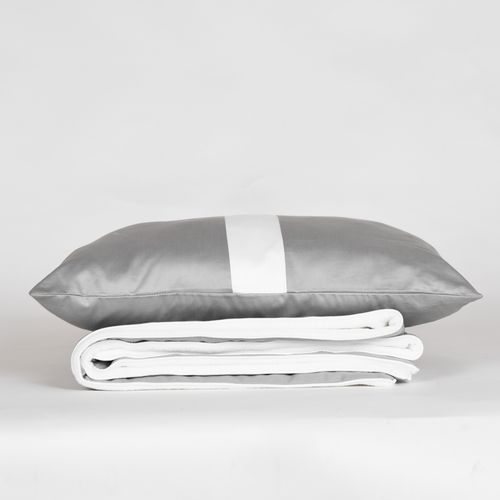 Kit Almofada e Manta Cinza